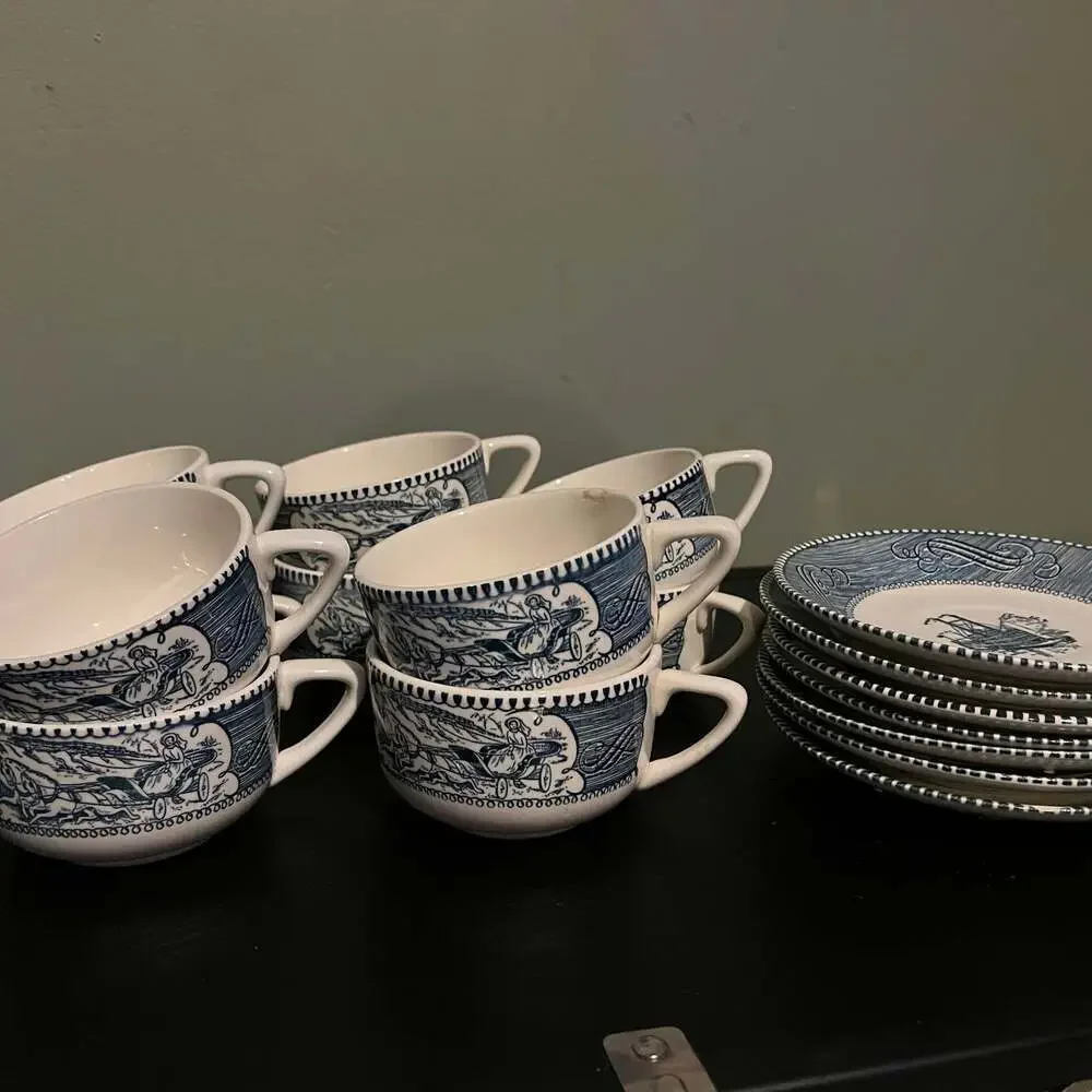 Set of 10 currier & Ives tea coffee mugs and plates
